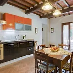 In Tuscany With Pool & Vineyard View